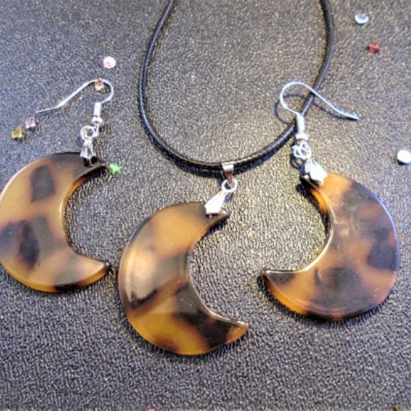 2/$25 NEW Handmade Resin Tortoise Shell Crescent Moon Necklace & earrings Set - Picture 2 of 3